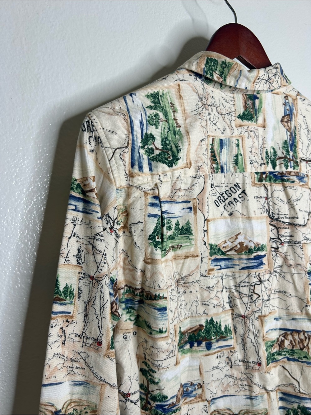 Pendleton 100% Cotton Oregon Coast Novelty Print Button Down Long Sleeve Top - Picture 8 of 16